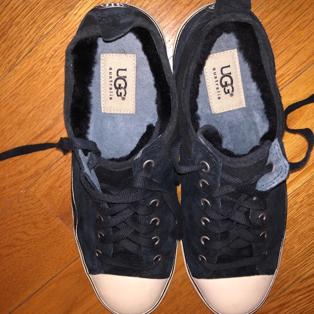 UGG Sneakers